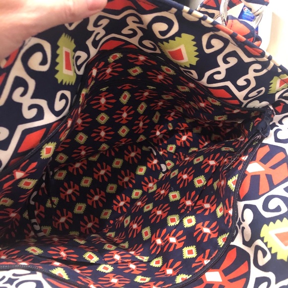 Beautiful Vera Bradley Purse - Picture 3 of 3